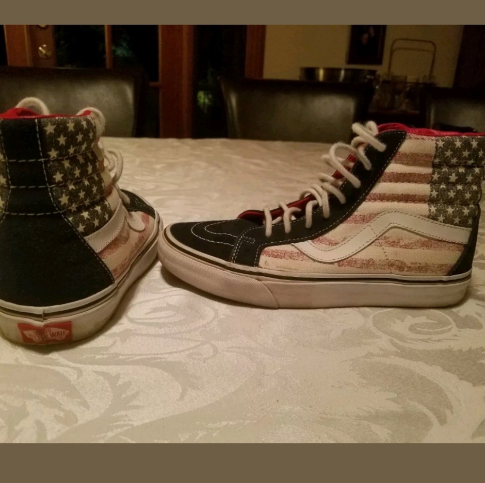Ladies American flag Vans.  EUC!  Ladies 7.5 mens
